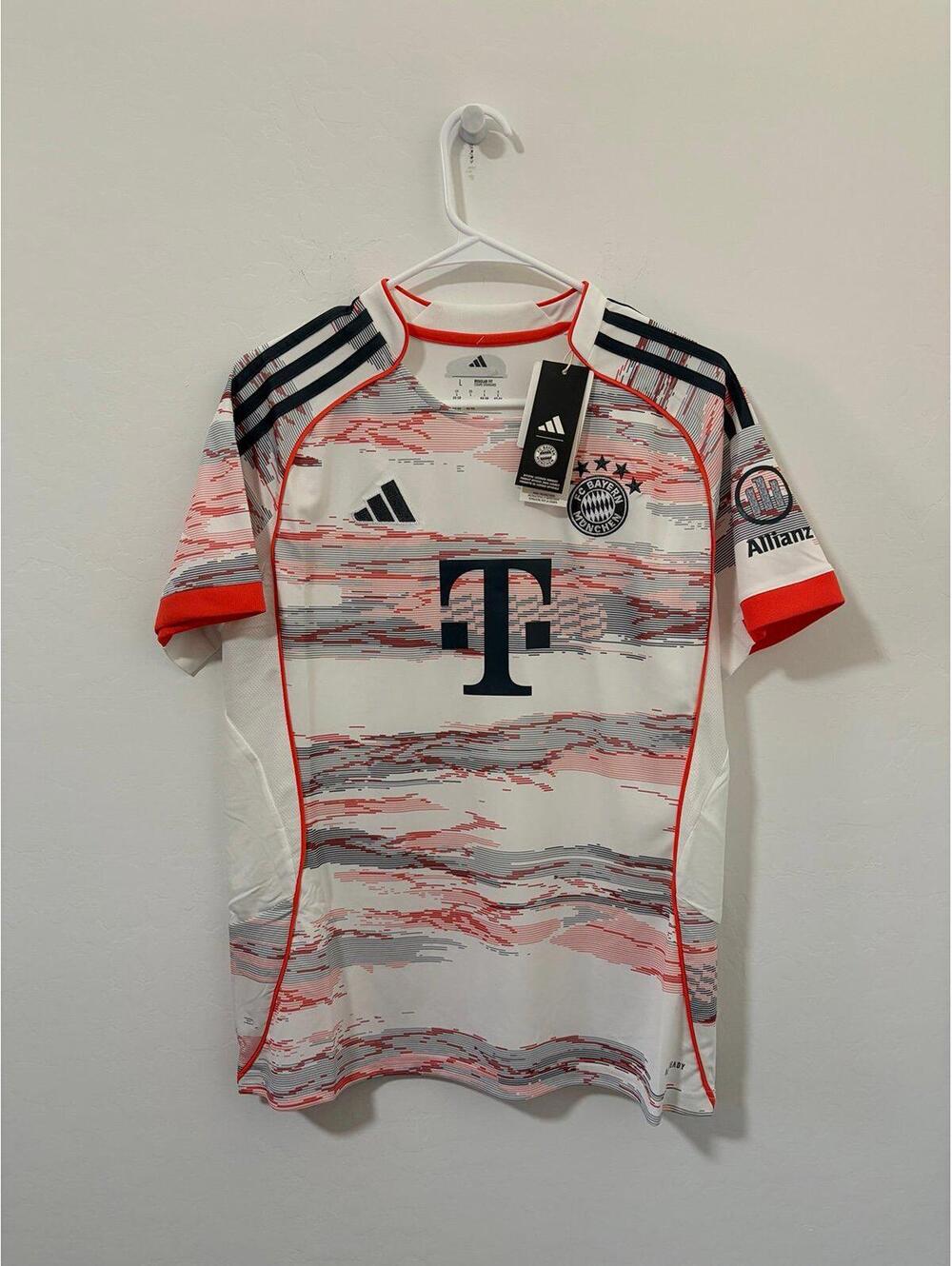 New $100 Adidas FC Bayern 25/26 Away Jersey - Womens size Large  Regular fit